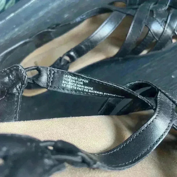 Earth Origins Women's Black Leather Sandal - Picture 3 of 8